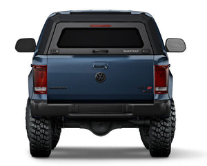 Fuerte contraste: Volkswagen Amarok Azul Oscuro y hardtop RSI SMARTCAP EVOa Negro