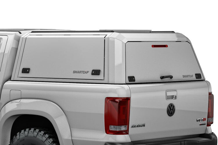 Elegancia funcional: Volkswagen Amarok Azul Oscuro con hardtop RSI SMARTCAP EVOa Adventure White