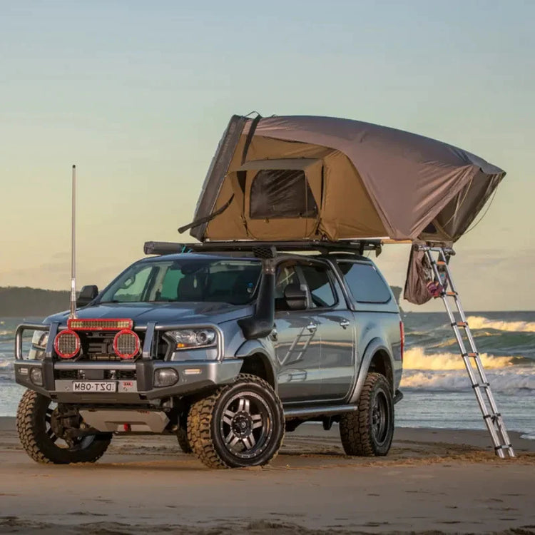 Tienda de techo Esperance sobre un Ford Raptor Doble cabina Gris