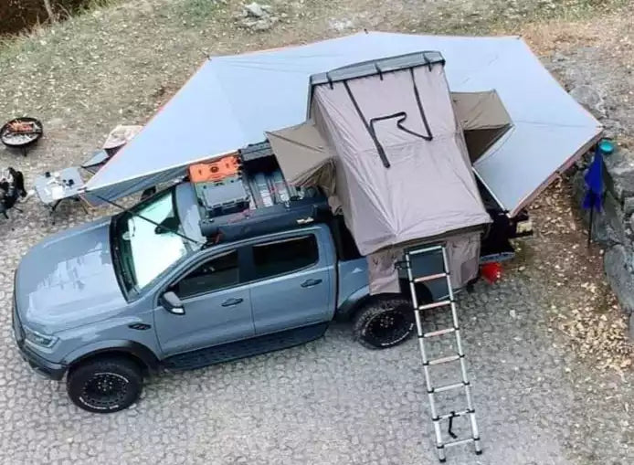 Toldo 4x4 plegado con apertura delantera y trasera