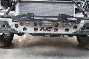 Placa de cabrestante N4 montada en el panel frontal de un vehículo