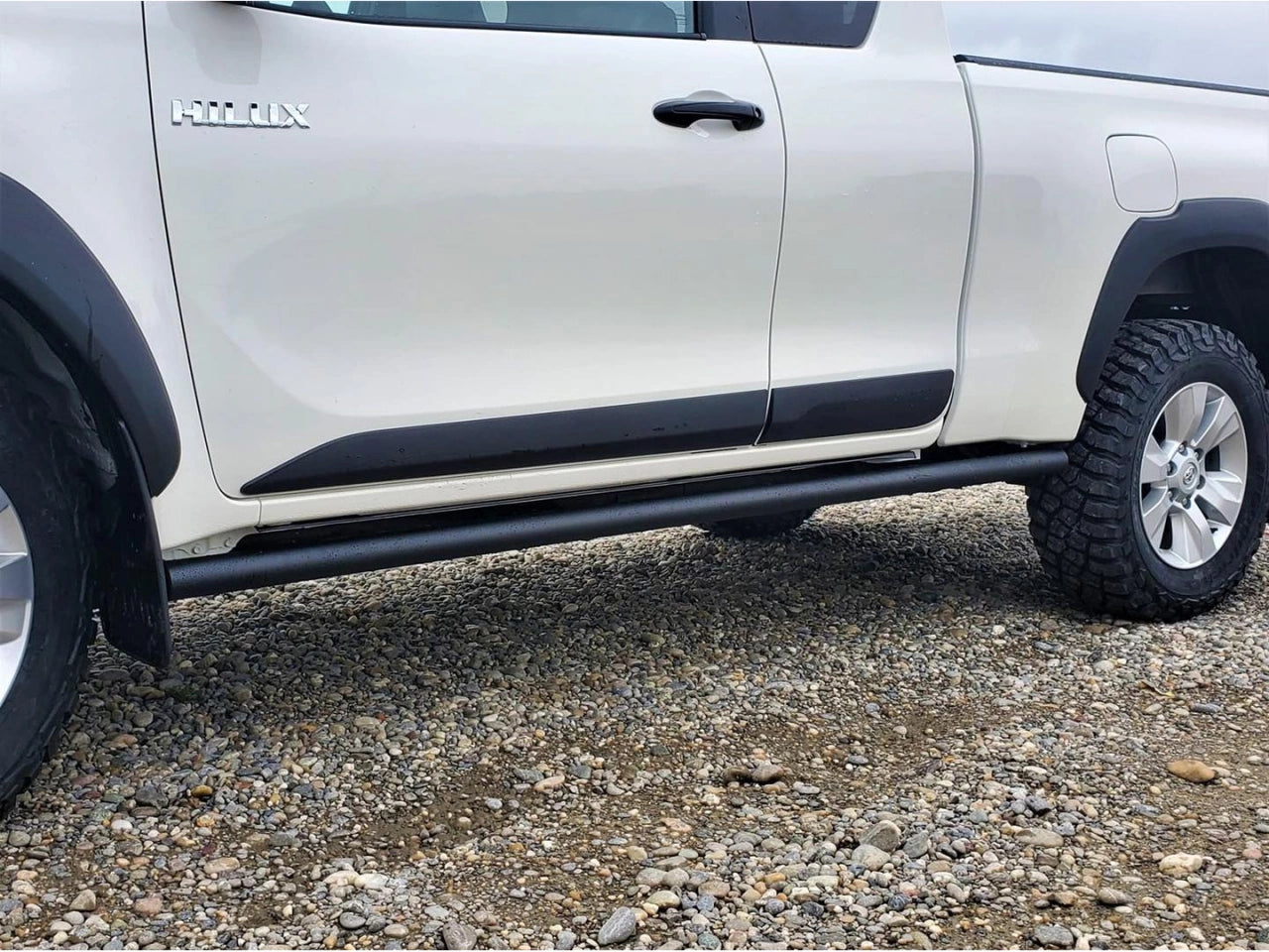 Protectores tubulares de la parte inferior de la carrocería para Toyota Hilux Revo 2016+.
