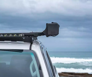 Portaequipajes en un vehículo con barra de LED y Toldo ARB