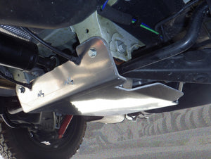 Esquí de protección de aluminio todoterreno N4 para el morro del eje trasero montado debajo de un vehículo
