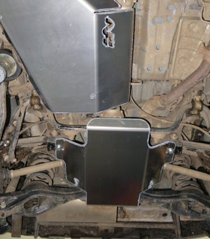 Dos protectores de aluminio N4 instalados en un Mitsubishi Pajero