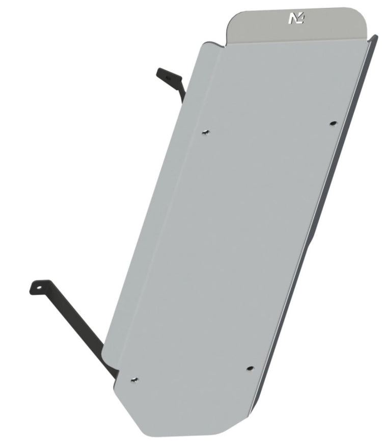 Protección aluminio presentado en altura con 4 orificios para fijaciones