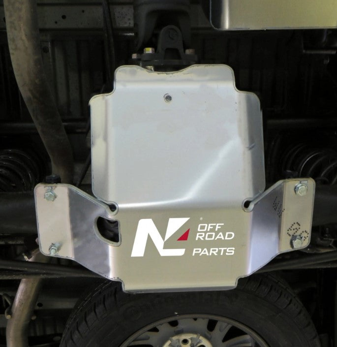 N4 pieza metálica todoterreno montada en un vehículo