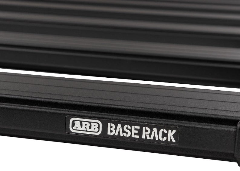 primer plano del logotipo ARB Baserack en la galería