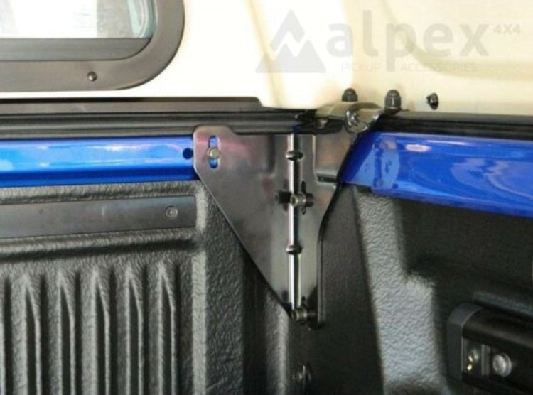 montaje metálico contra un pick-up Bed Truck para hardtop