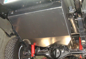 cubrecárter de aluminio montado en un vehículo