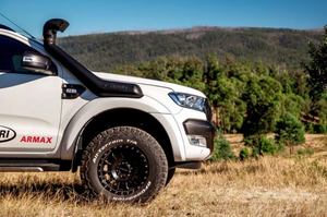 frente de un armax pick up con un snorkel safari