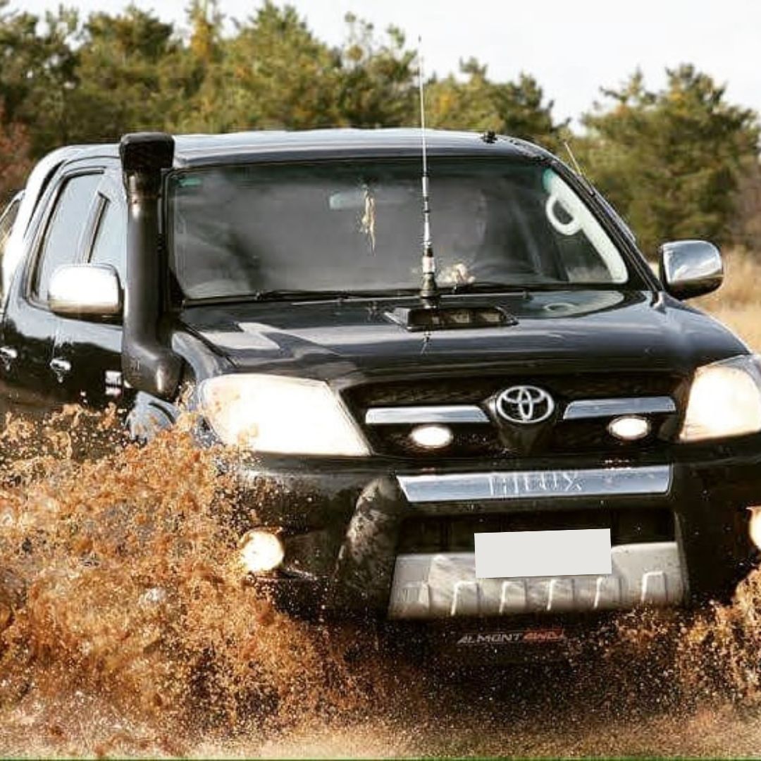 Hilux Black en terreno Off-Road