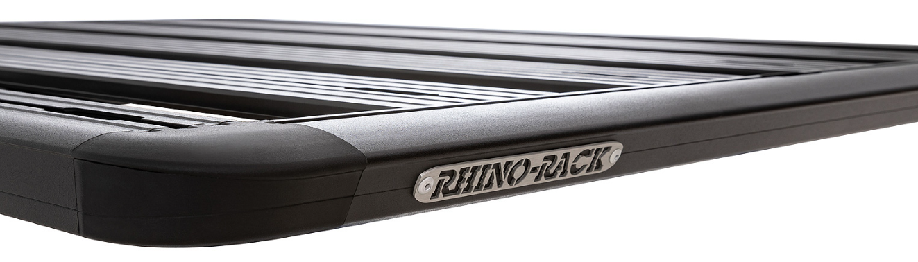 chapa de aluminio rhinorack en baca